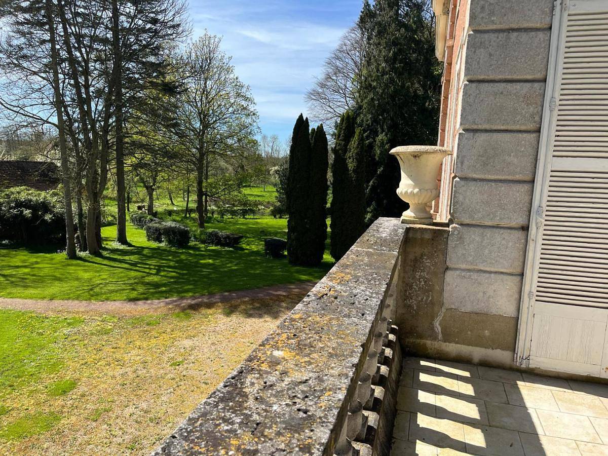 Double Room with Garden View in Saint-Aubin-de-Scellon, Région de Bernay