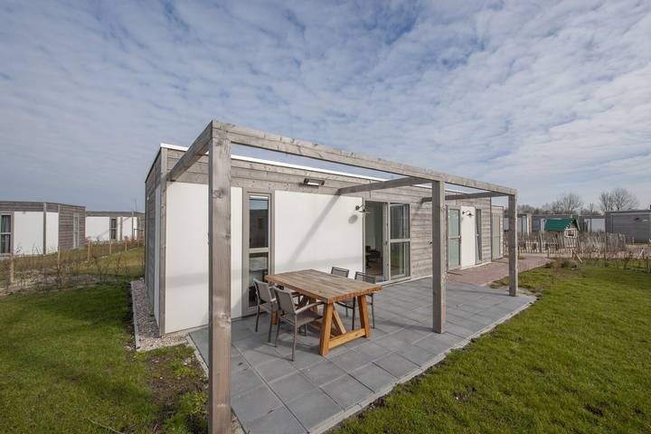 Ferienhaus für 4 Personen, mit Balkon/Terrasse und Terrasse sowie Garten in Nieuwvliet