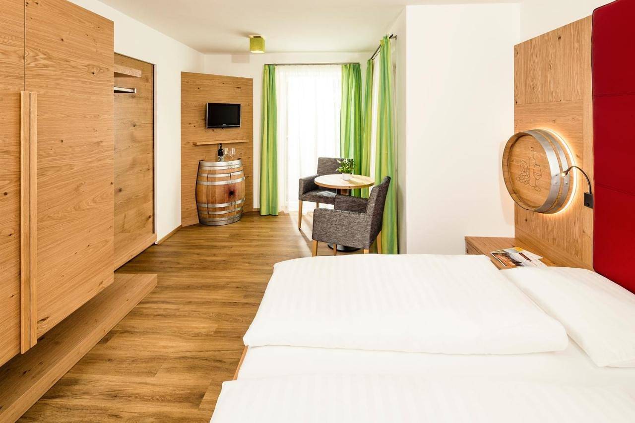 Gasthof Hotel Terzer in Kurtatsch an der Weinstraße, Nonsberggruppe