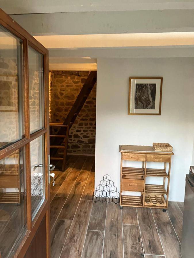 Gîte pour 4 personnes, avec jardin à Bourgvilain - 3