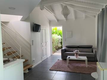 Gîte pour 2 personnes, avec piscine et terrasse dans Plage de l'Autre Bord
