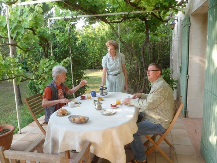 Chambre d’hôte pour 9 personnes, avec vue ainsi que jardin et piscine dans le Vaucluse - 2