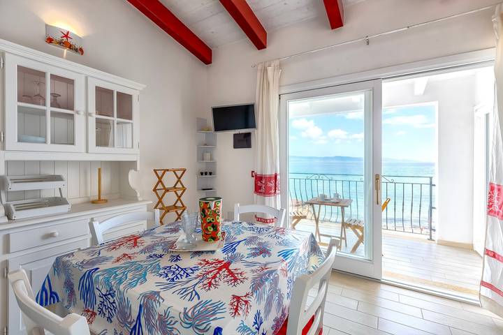 Appartamento intero, Appartamento 'Incanto Sul Mare' con Veranda Vista Mare e Aria Condizionata in Isola Rossa, Trinità d'Agultu e Vignola