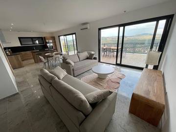 Cottage pour 12 personnes, avec vue et terrasse à Corent