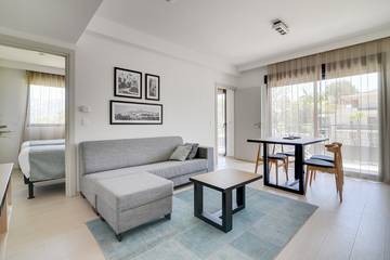 Gîte pour 4 personnes, avec jardin ainsi que piscine et balcon, adapté aux familles à Vence