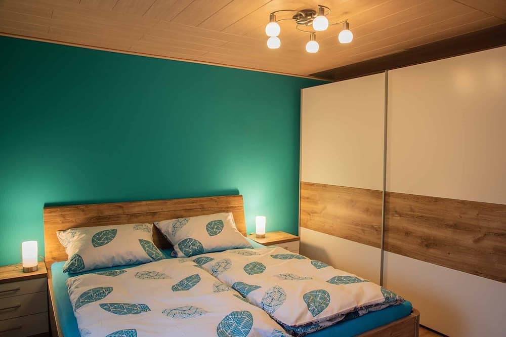 Ganze Wohnung, Ferienwohnung (120qm) inkl. Eintritt ins Erlebnisbad in Steinwiesen, Frankenwald