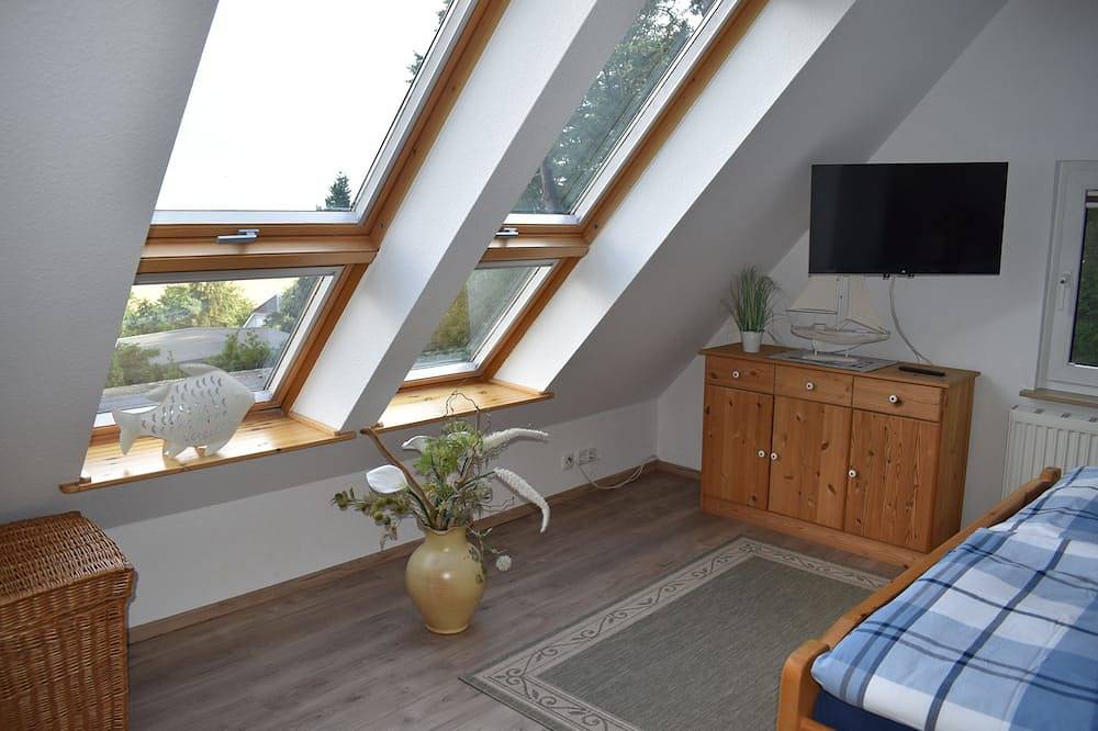 Ferienhaus in traumhafter Lage mit Meerblick auf großem Naturgrundstück in Göhren, Rügen
