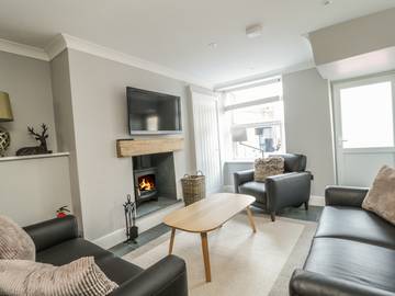 Log Cabin for 6 People in Bowness-on-Windermere, Cumbria, Photo 4