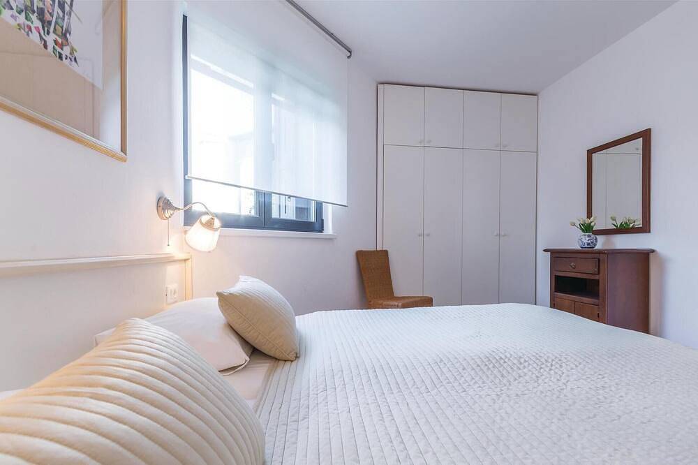Appartement entier, Bel appartement à Pula avec piscine extérieure in Banjole, Côte Sud d'Istrie