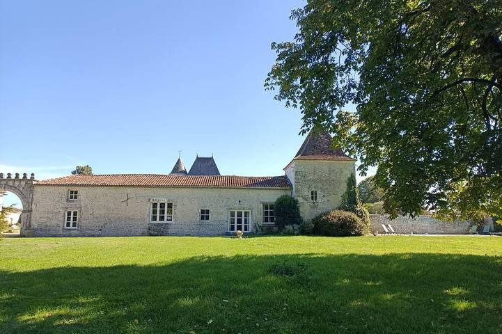 Villa pour 10 personnes, avec Jardin à Belluire