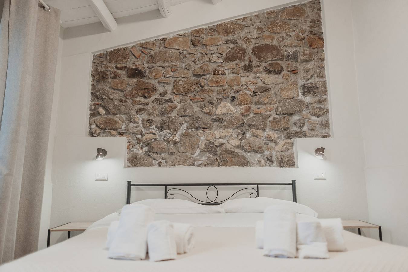 Chambre 'Golden Sun' avec Wi-Fi et climatisation in Cefalù, Cefalù (Commune)