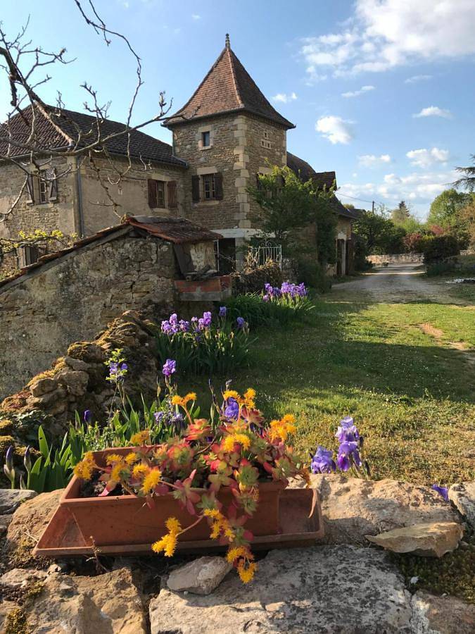 Gîte pour 3 personnes, avec Balcon et Terrasse ainsi que Jardin et Vue dans Cambes (Lot)
