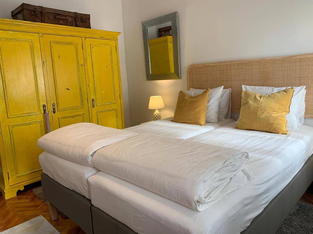 Apartamento de férias inteiro, Double Room in Paço de Arcos, Costa de Lisboa