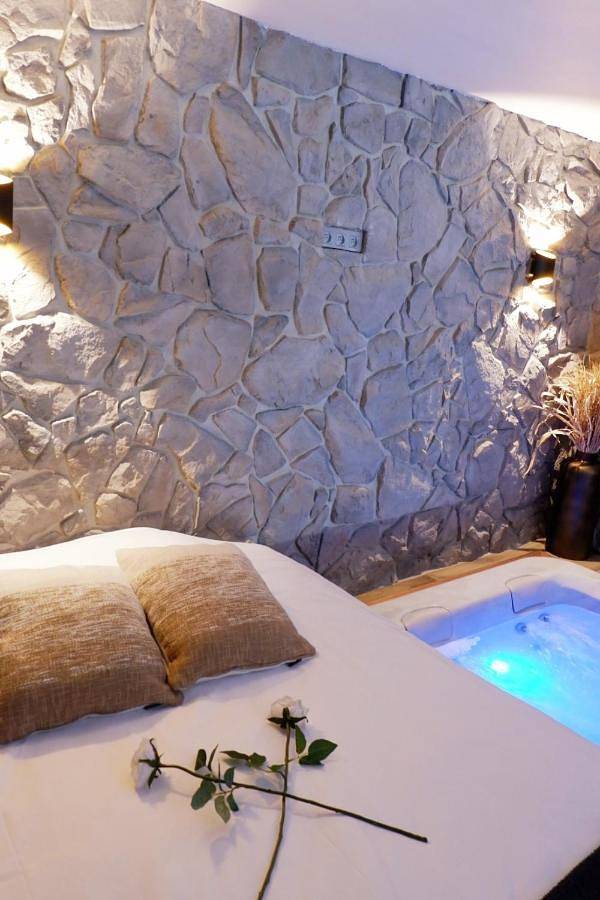 Location de vacances pour 2 personnes, avec jacuzzi et jardin dans Harre - 4