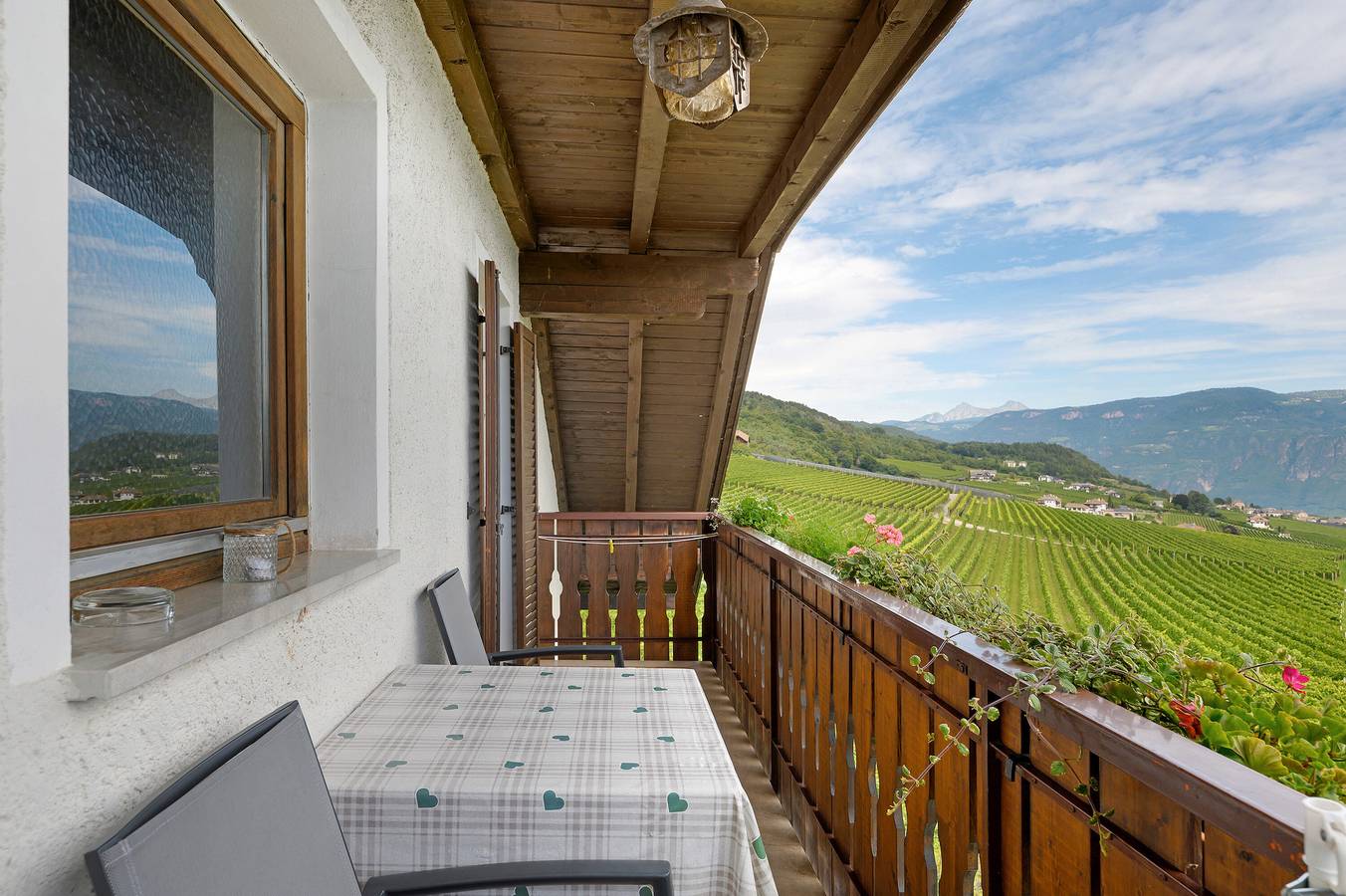 Ganze Wohnung, Ferienwohnung 'Harmony Apt 2' mit Bergblick, Gemeinschaftsgarten und Wlan in Berg (Eppan), Eppan an der Weinstraße