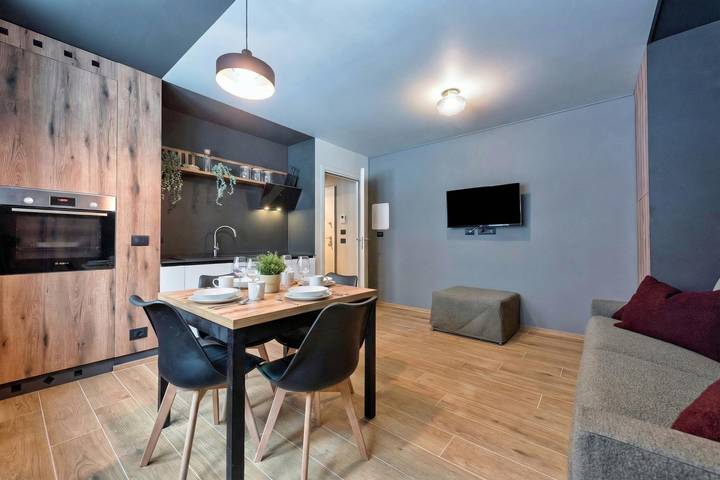 Appartamento intero, Casa del Colle Studio E3 Ski Base for 2 in Sestriere città, Via Lattea