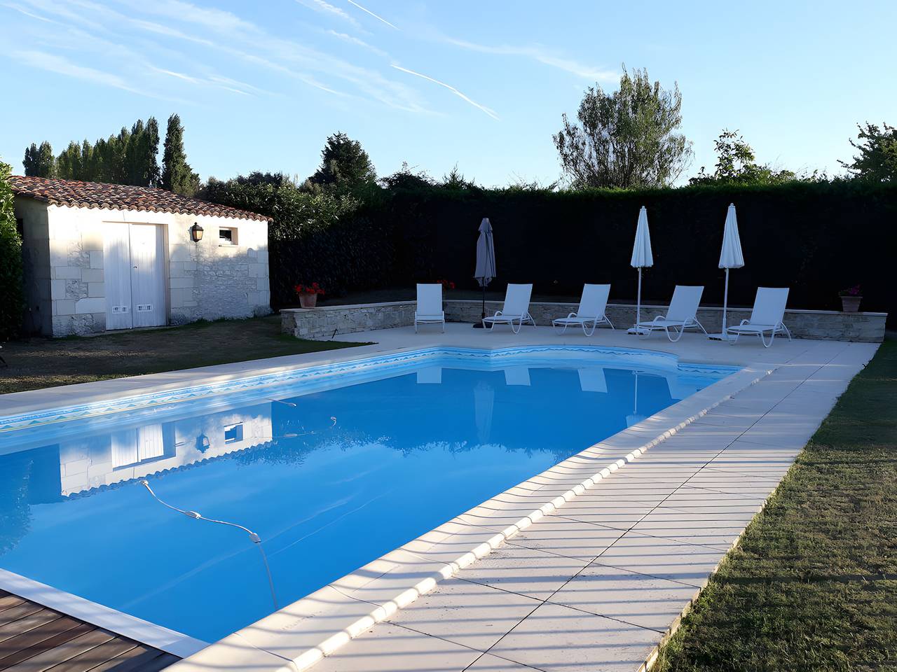 Chambre d’hôtes « Chambre Hergé » avec piscine partagée, terrasse et Wi-Fi in Chenac-Saint-Seurin-d'Uzet, Région de Saintes