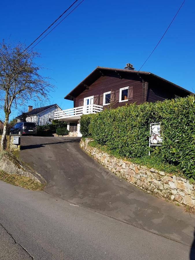 Ferienhaus für 4 Personen, mit Balkon und Terrasse sowie Garten und Ausblick