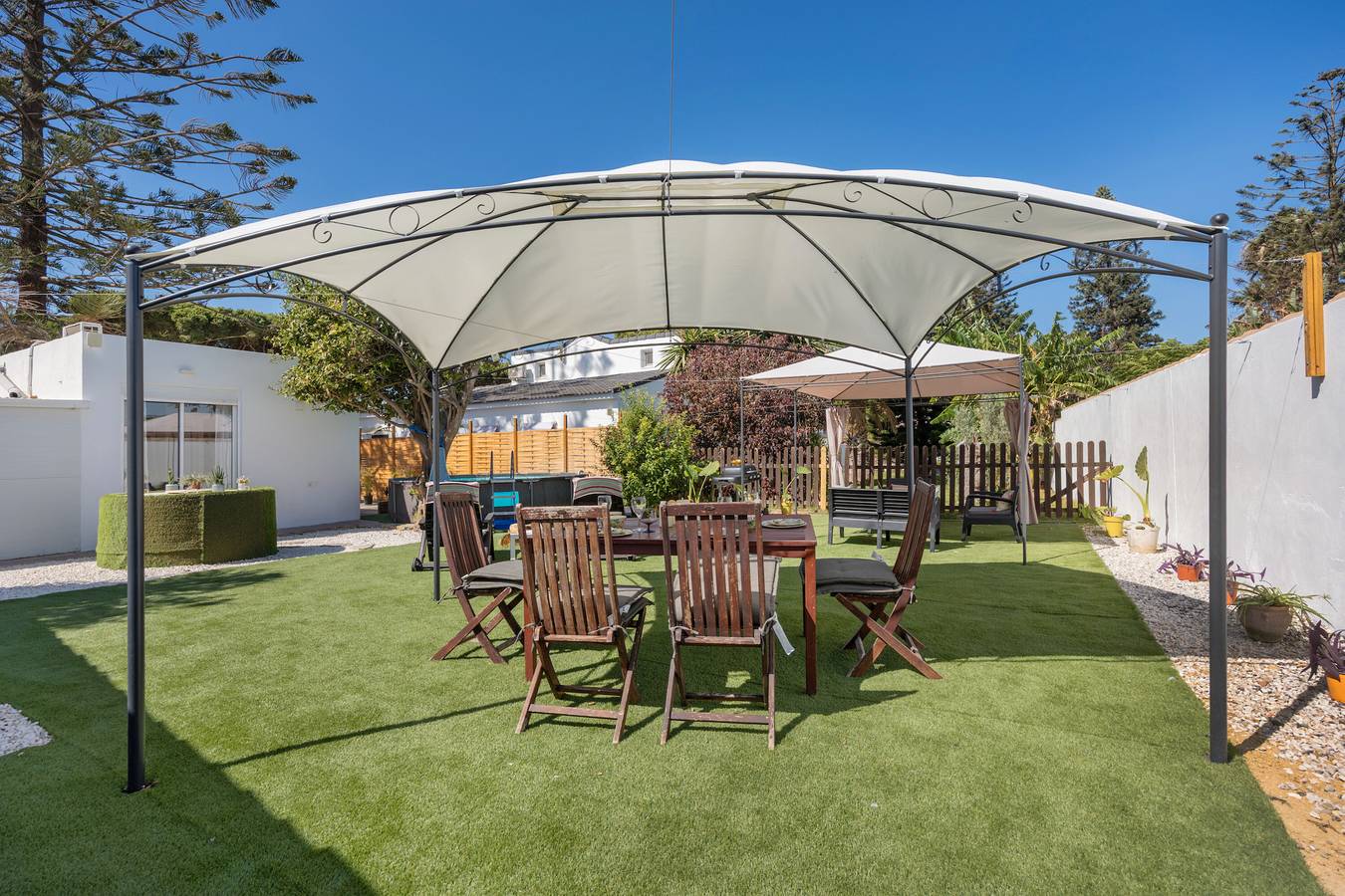 Casa de vacaciones 'Limón Y Sal' con piscina privada, Wi-Fi y aire acondicionado in Playa La Barrosa, Chiclana de la Frontera