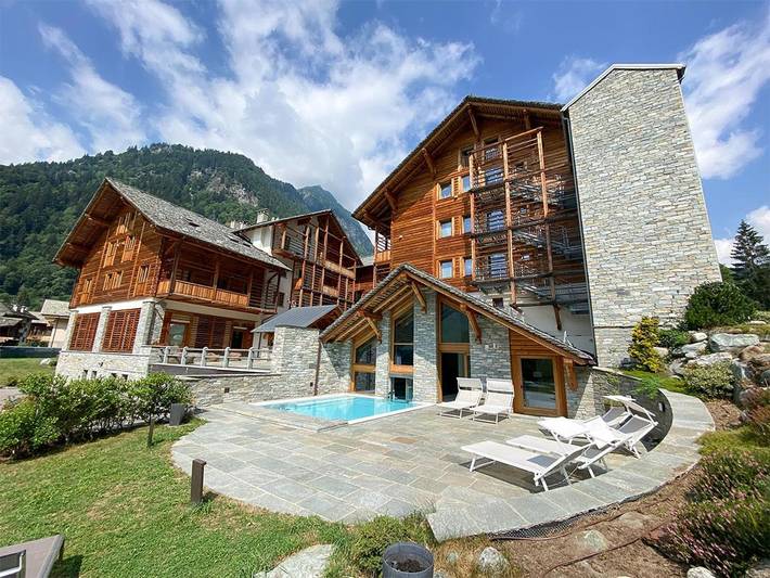 Hôtel pour 9 personnes, avec Terrasse et Jacuzzi ainsi que Jardin et Piscine à Alagna Valsesia