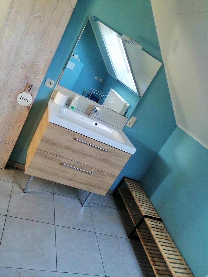 Gîte pour 6 personnes, avec Terrasse et Vue à Froidchapelle - 3