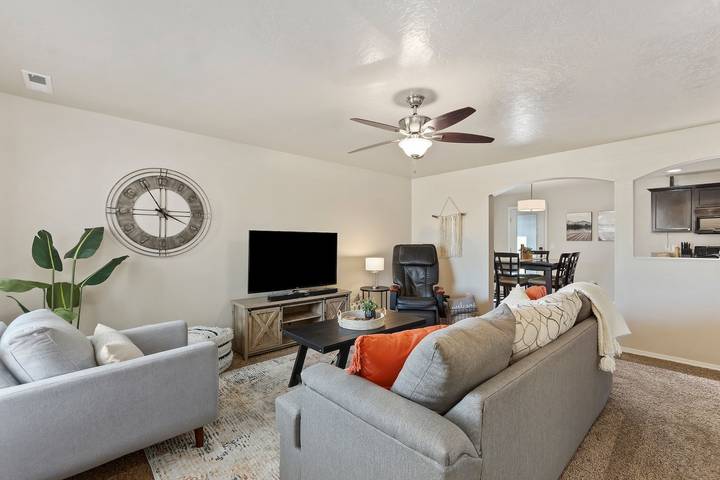 Vacation house for 9 people, with pool and terrace in Idaho