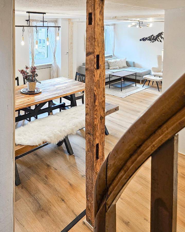 Appartement entier, Entire farmhouse for groups with 4 bedrooms near Rhine Falls & Zurich Airport in Klettgau, Hautes Forêts-Noires
