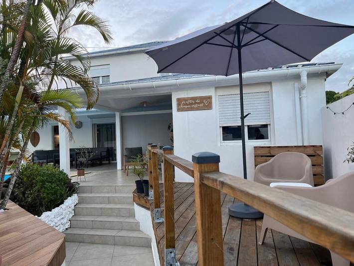 Chambre d’hôte pour 2 personnes, avec piscine ainsi que terrasse et vue en Guadeloupe - 3