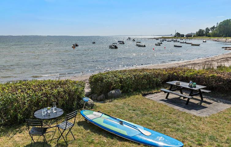 Ferienhaus für 4 Personen mit Garten in Følle Strand, Süddjursland