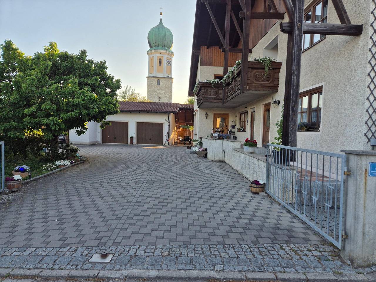 Haus am Gschlößlweg - Ferienwohnung 140qm mit 3 Schlafzimmern in Kelheim, Ostbayern