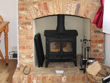 Log Cabin for 4 People in New Forest National Park, South East England, Photo 4