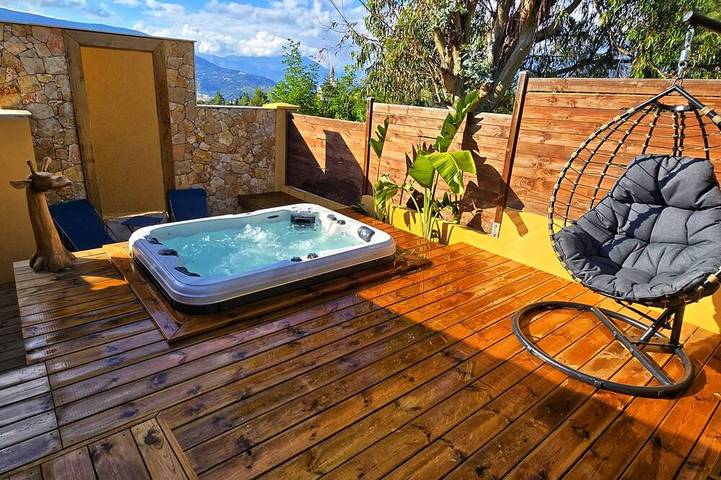 Maison de vacances pour 4 personnes, avec jardin et jacuzzi à Nice