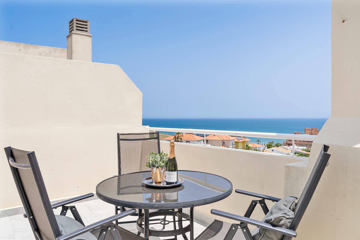 Apartamento vacacional entero, Spacious Castillo Sohail by Costarentals in Myramar, Fuengirola