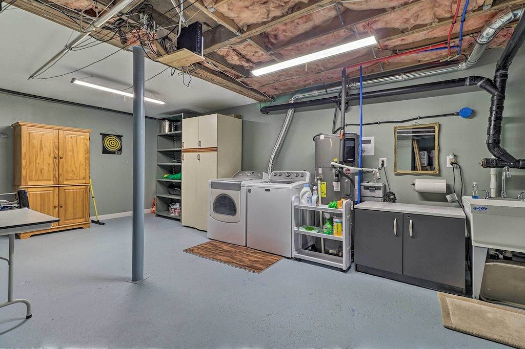 Neu! Küstenurlaub mit Veranda, in der Nähe von Niantic Beach! in Connecticut