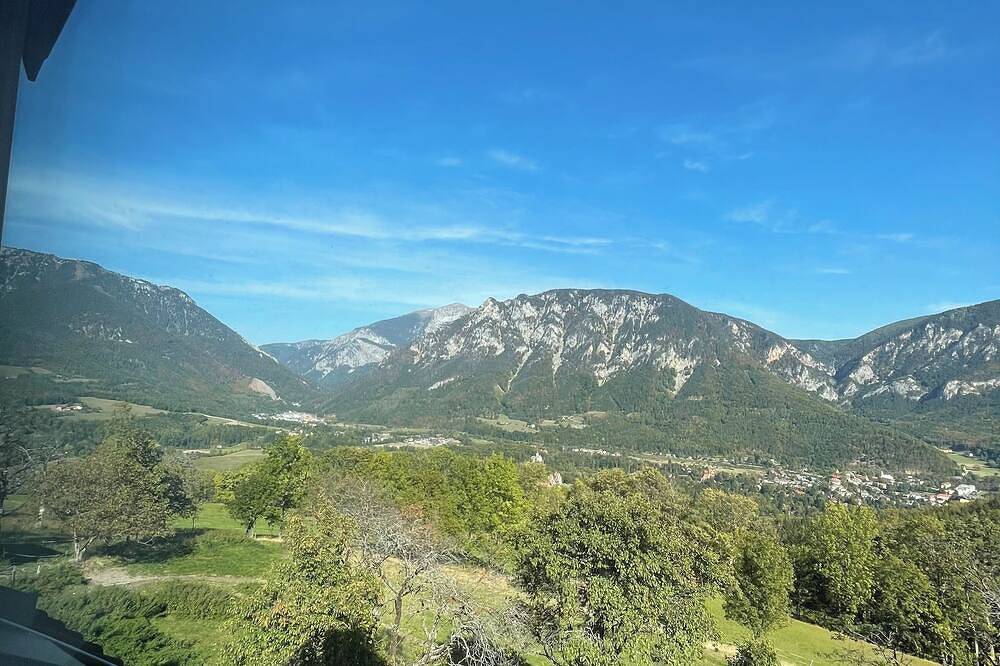 Ganze Wohnung, Wunderschöne, ruhige Ferienwohnung am Mariengestüt am Kreuzberg in Reichenau an der Rax, Wiener Alpen in Niederösterreich
