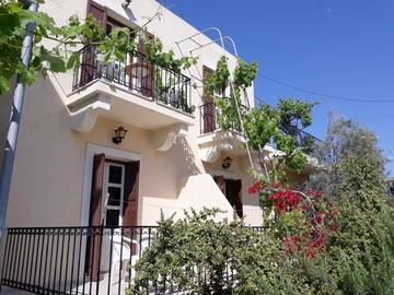 Gîte pour 3 personnes, avec jardin et vue dans Panormos