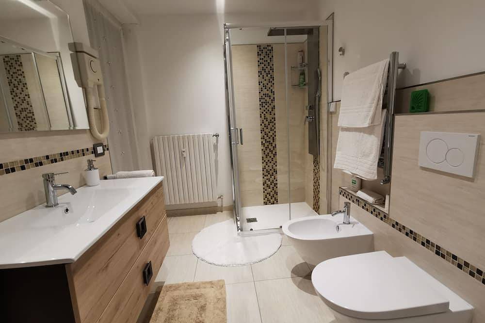 Ganze Wohnung, Zweizimmerwohnung mit Parkplatz in Tirano (stadt), Tirano