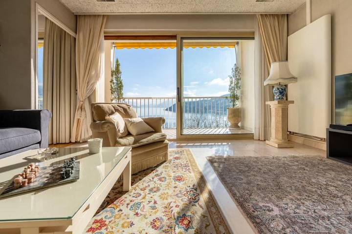 Ferielejlighed for 5 personer, med Balkon og Søudsigt i Annecy