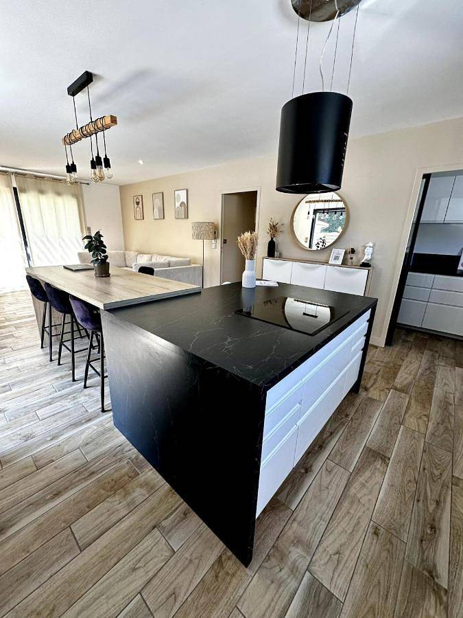 Location de vacances pour 8 personnes, avec jardin ainsi que piscine et vue à Saint-Selve - 3