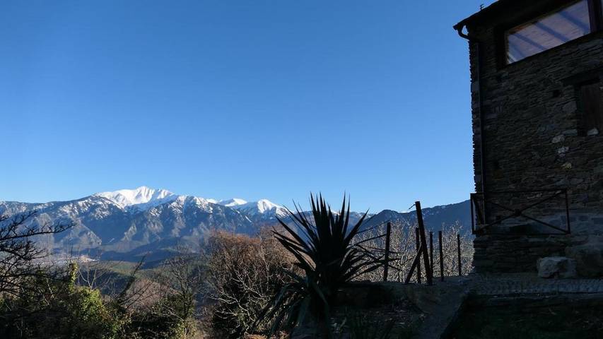 Location de vacances pour 6 personnes, avec Terrasse et Vue à Jujols - 2