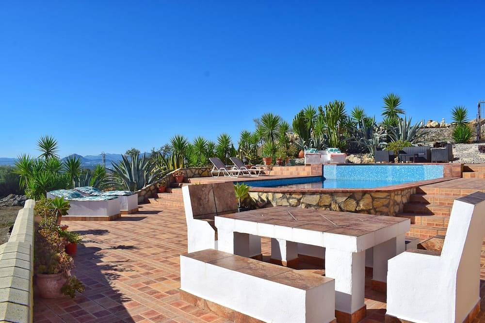 Apartamento entero, Casa Dali Con Su Propia Piscina Privada Y Area De Patio. in Pruna, Provincia de Sevilla