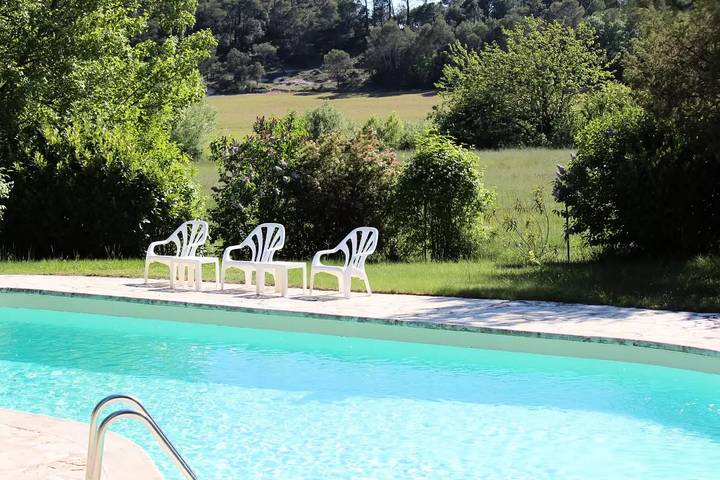 Location de vacances pour 6 personnes, avec jardin et piscine à Flayosc - 2