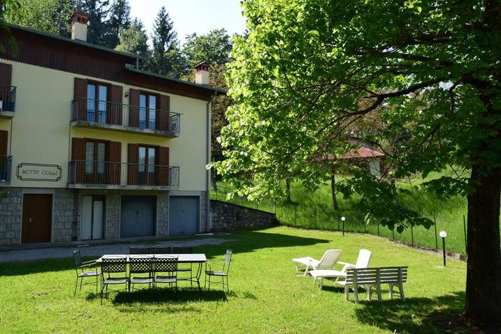 Ferienwohnung für 8 Personen, mit Garten und Ausblick