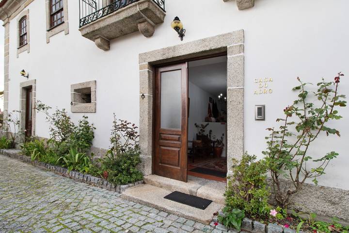 Entire apartment, Room 'Quarto 2 - Casa Do Adro' with Mountain View, Wi-Fi and Air Conditioning in Soajo, Gerês