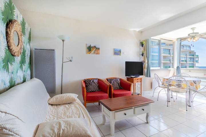 Ganze Wohnung, Appartement 'Appartement Canet Plage Front Mer' mit Meerblick, privater Terrasse und Klimaanlage in Canet-en-Roussillon, Côte d'Améthyste