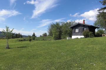 Chalet pour 2 personnes, avec jardin, animaux acceptés dans le Jura