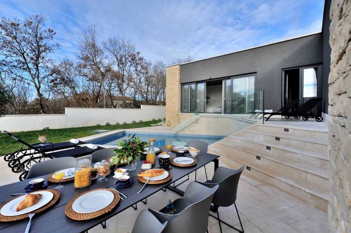 Dom wakacyjny dla 6 osób, z basen i balkon w Kanegra