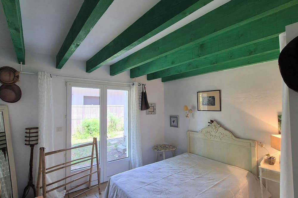 Charming family villa in the heart of the Cap Ferret peninsula in Le Canon, Lège-Cap-Ferret