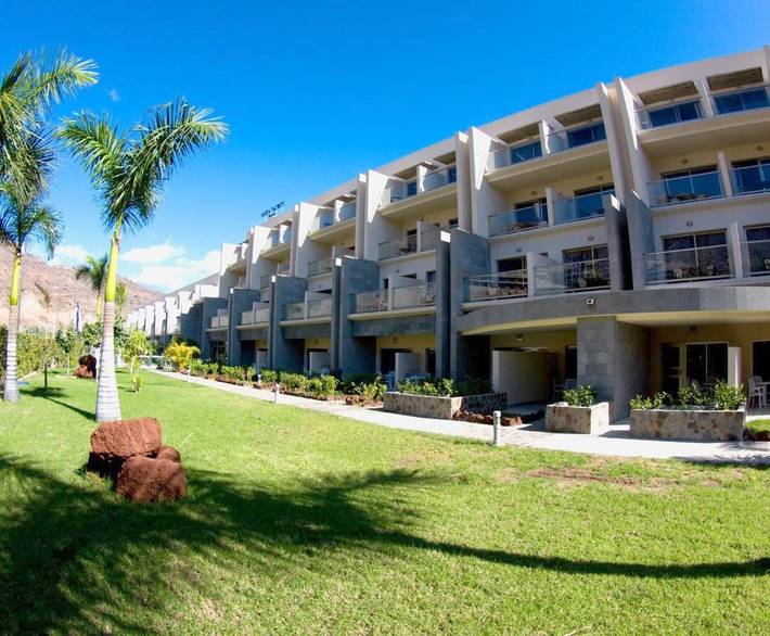 Hotel para 10 personas, con jardín además de piscina y sauna - 1