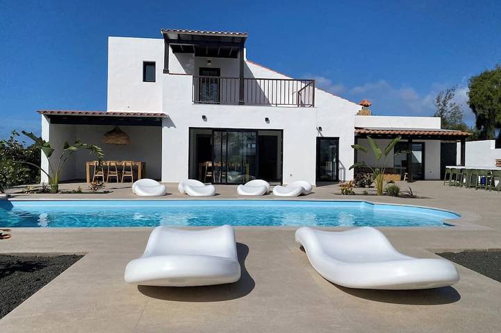 Villa für 8 Personen, mit Balkon und Garten - 1